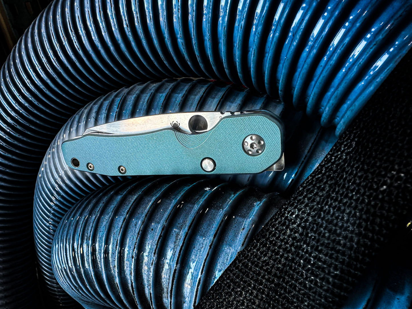 Spyderco Smock LARGE Pivot Titanium Featherweight Scale Sets