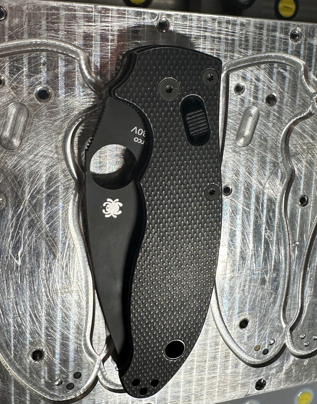 Spyderco Manix 2 Titanium Featherweight Scale Sets