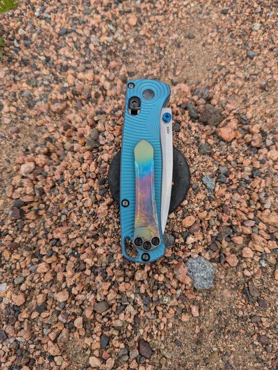 Benchmade Bugout Titanium Featherweight Scale Sets