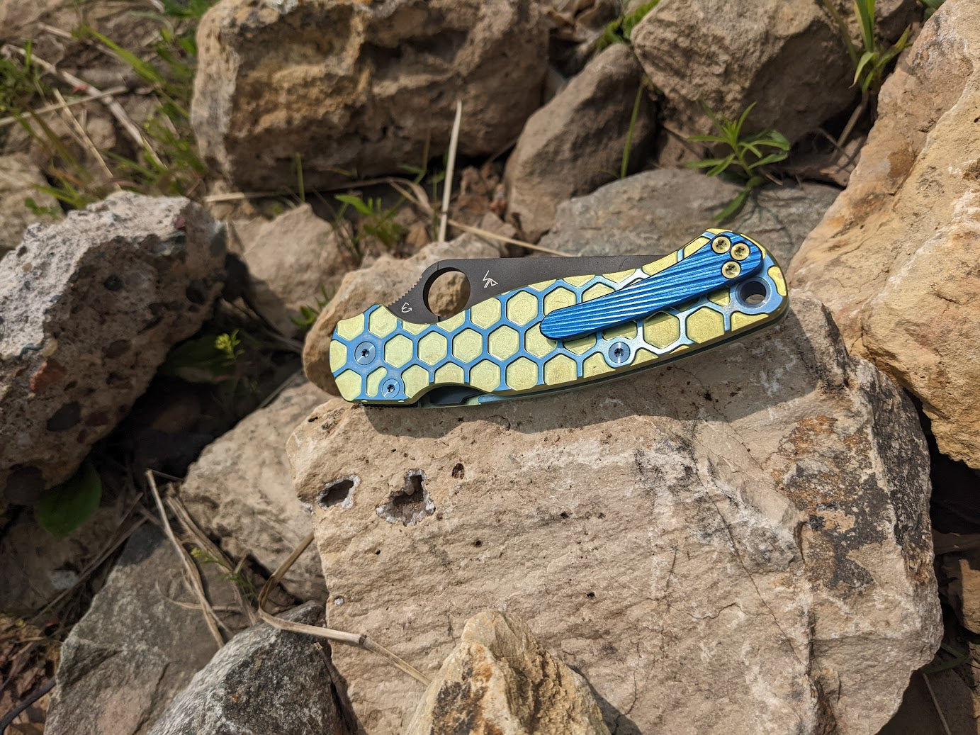 Spyderco Paramilitary 2 (PM2) Titanium Featherweight Scale Sets