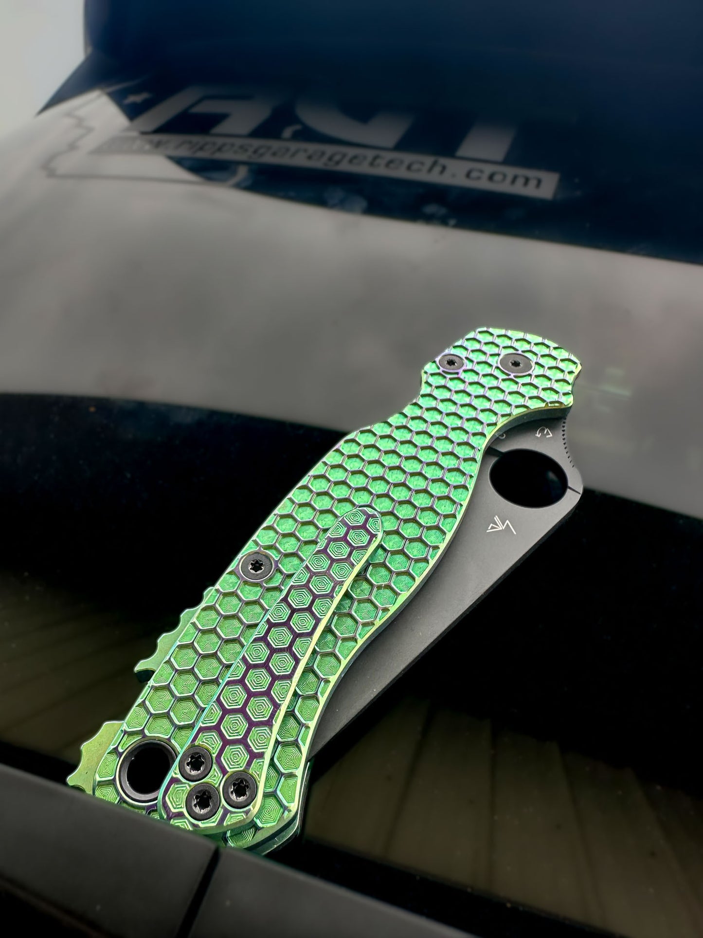 Spyderco Paramilitary 2 (PM2) Titanium Featherweight Scale Sets