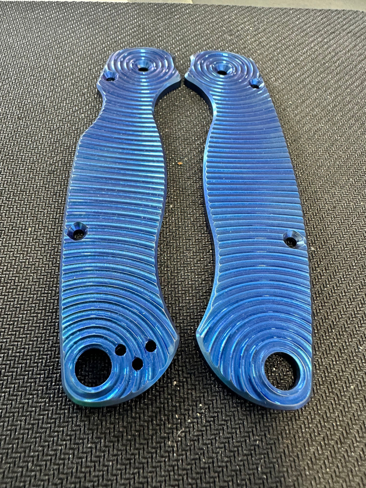 Spyderco Paramilitary 2 (PM2) Titanium Featherweight Scale Sets