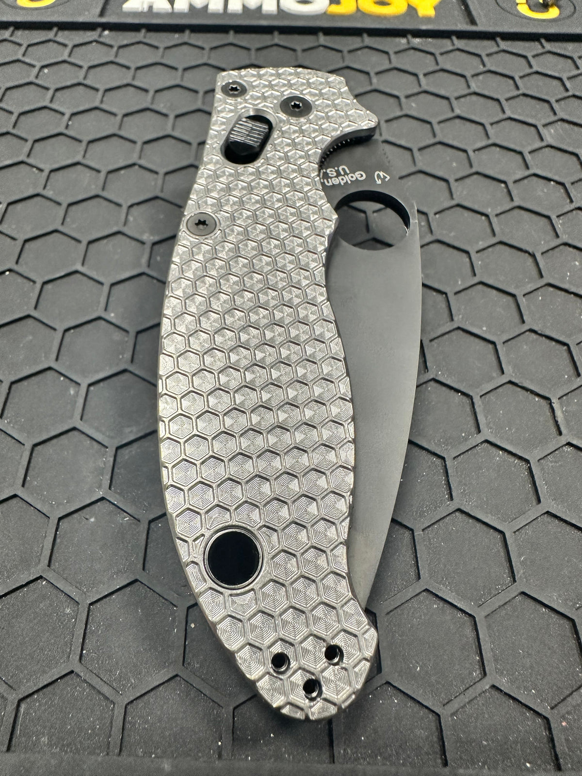 Spyderco Manix 2 Titanium Featherweight Scale Sets