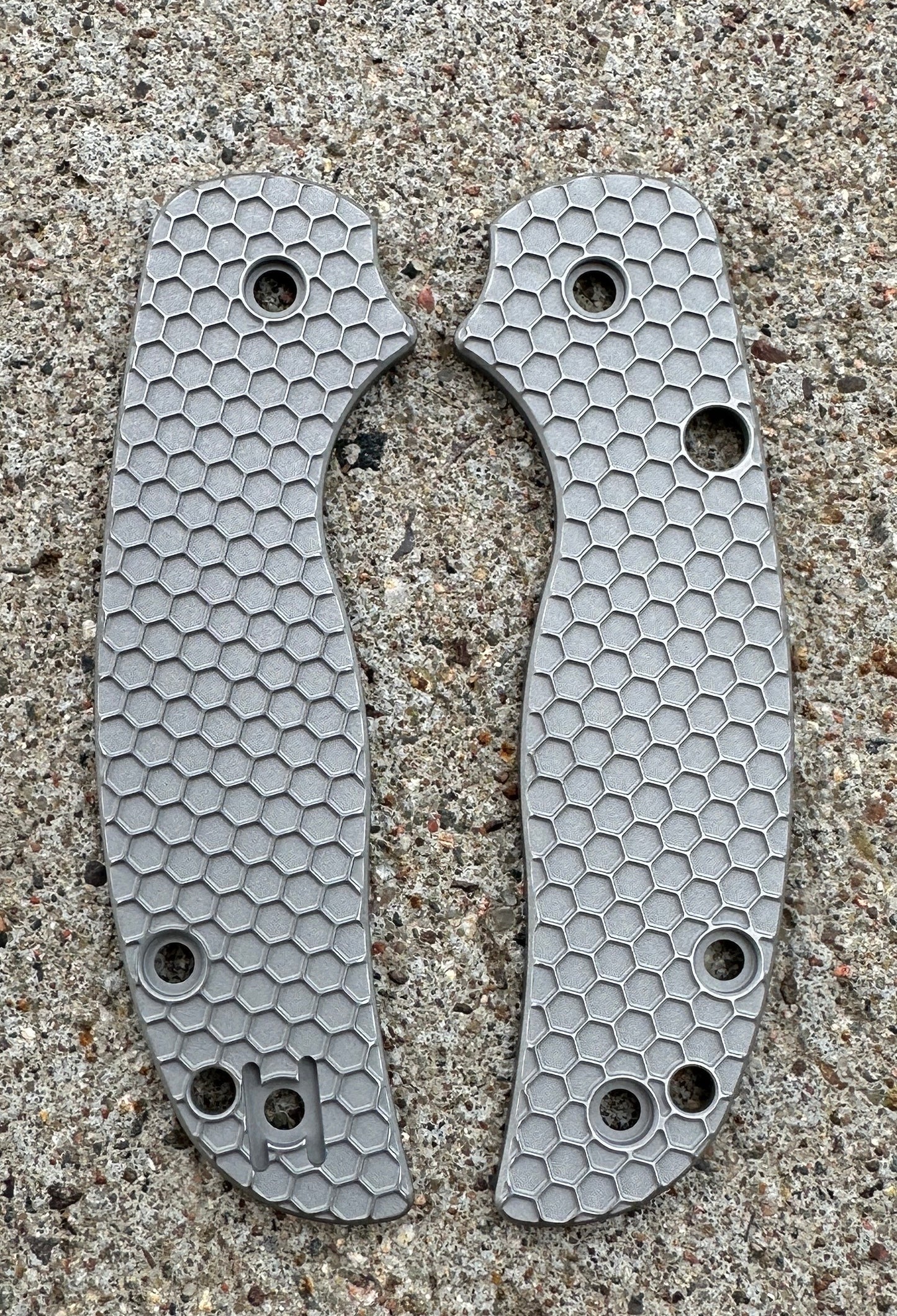 Spyderco Sage 6 Titanium Featherweight Scale Sets