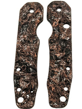 Load image into Gallery viewer, Spyderco Smock Dark Matter Scale Set