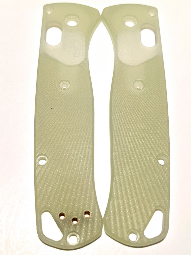 Natural G-10 Bugout scales with Fluted milling pattern