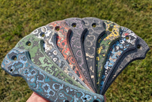 Load image into Gallery viewer, Spyderco Shaman Skinny Fat Carbon Scale Set